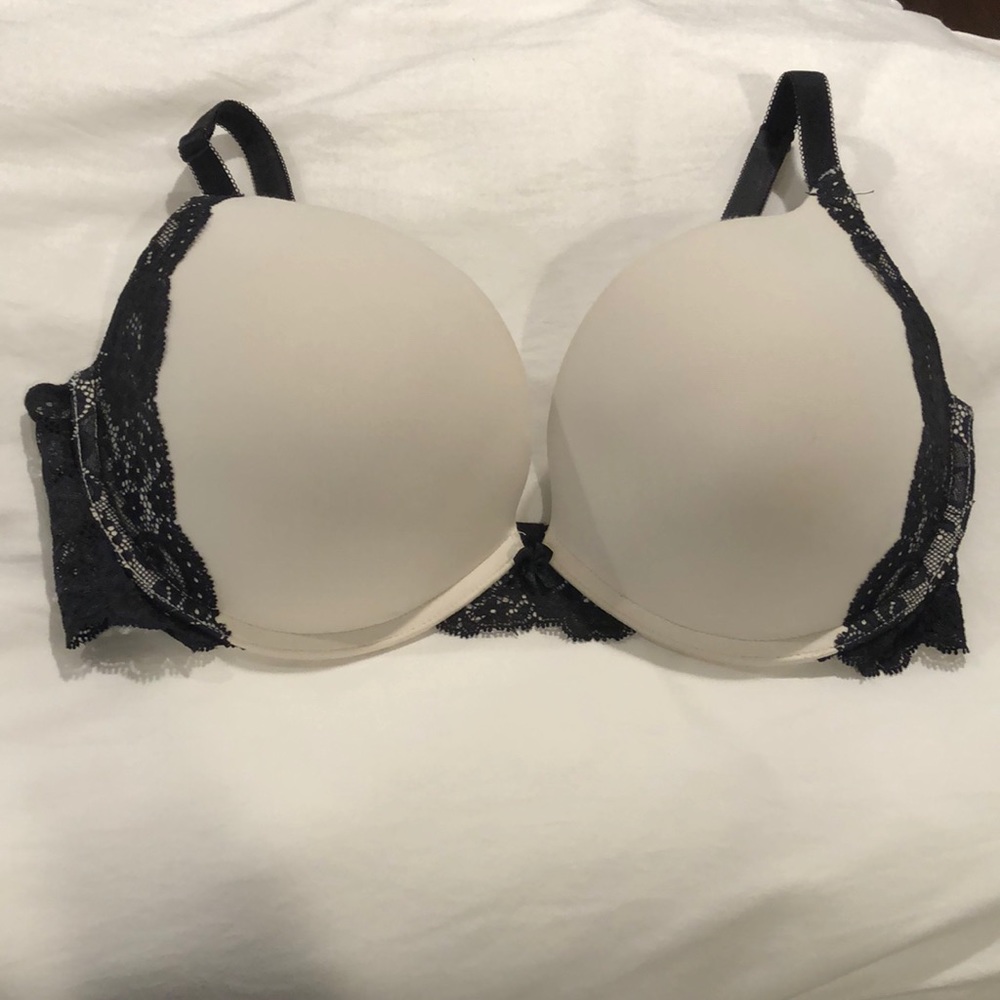 Victoria Secret Bra, Size 36D, White and Black